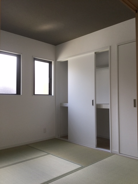 洋風和室と仏間のある家 京都市西京区でブルックリン住宅を建てるならiyo建築設計 洋風和室と仏間のある家 京都市西京区でブルックリン住宅を建てるならiyo建築設計