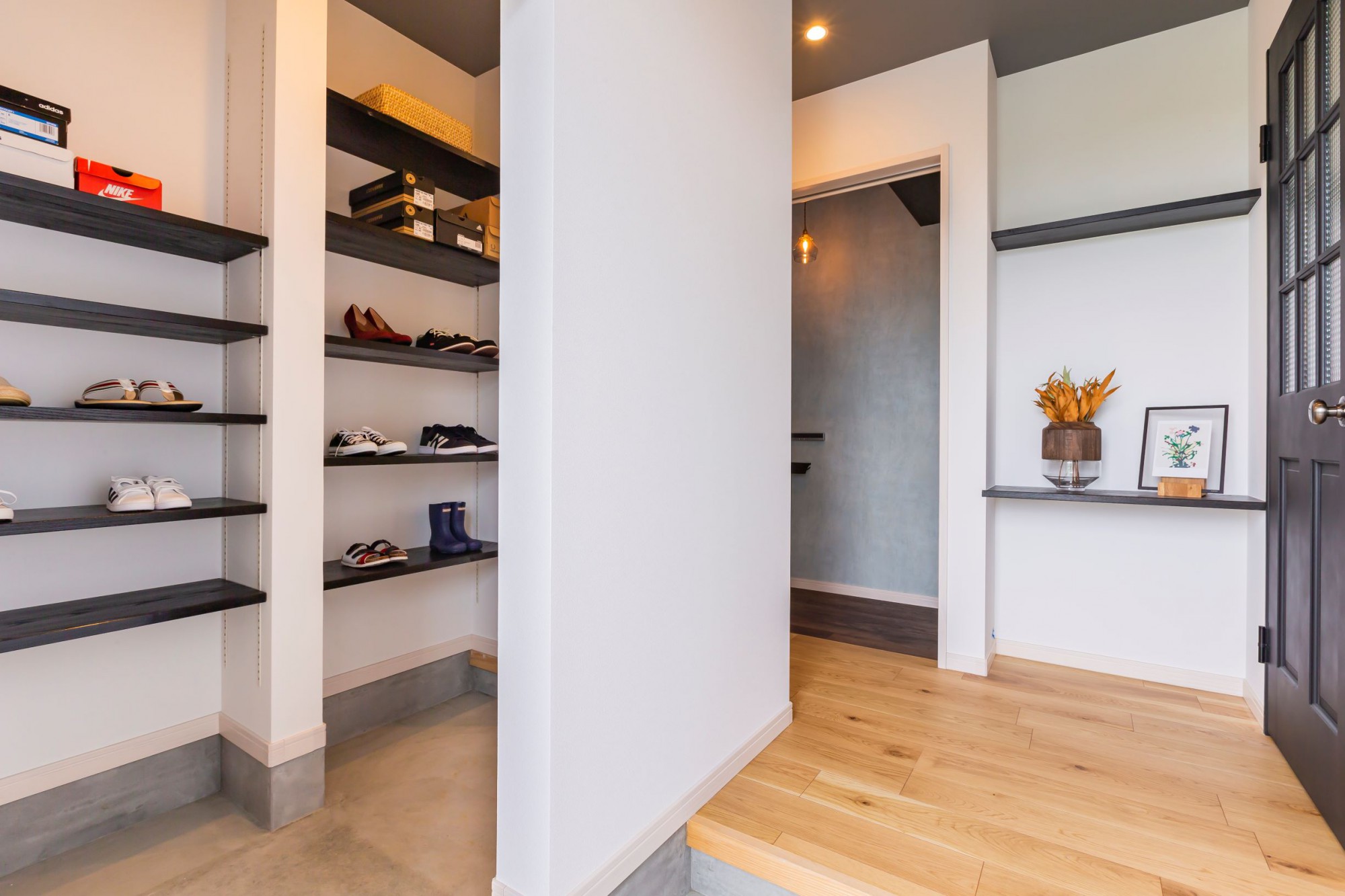 家の顔 である玄関をスッキリさせる Crasia クラシア