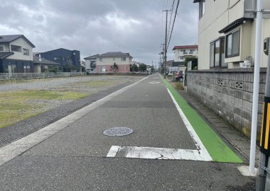前面道路含む土地写真